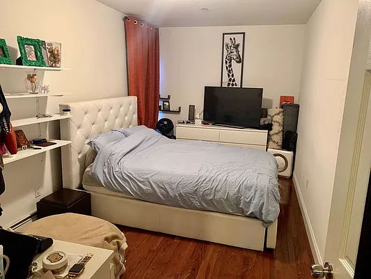 Rented by KNP Realty LLC | media 10