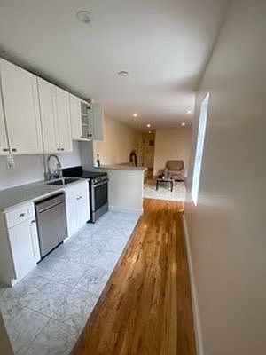 3rd image of 118 E 92nd St #5