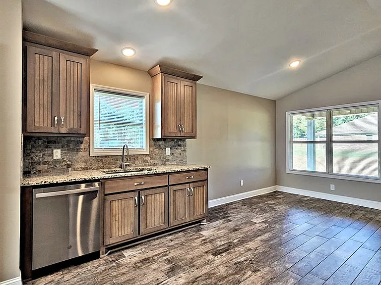 717 Iron Wood Dr SW — Photo 9