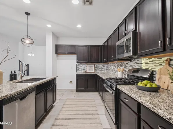 18575 W PUEBLO Avenue, Goodyear, AZ 85338