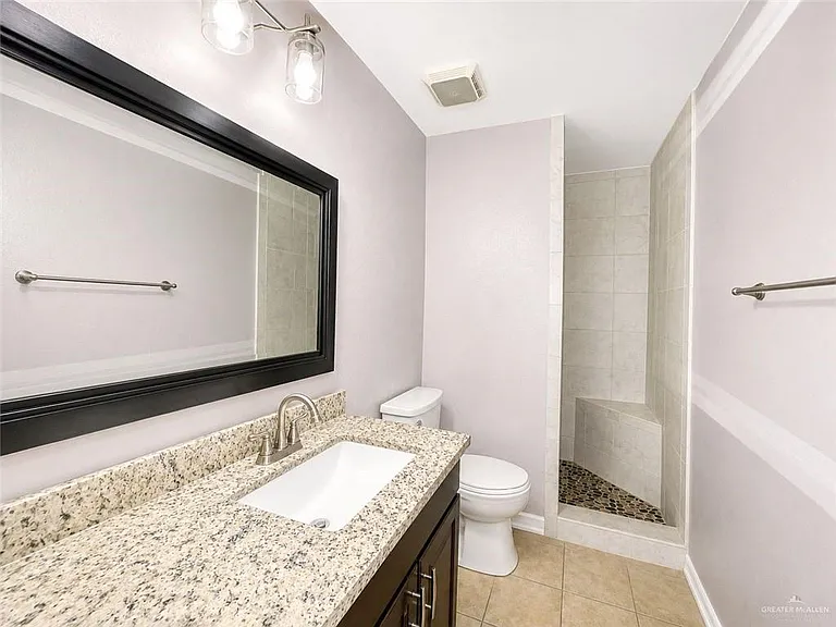 1303 W 3rd St — Photo 13