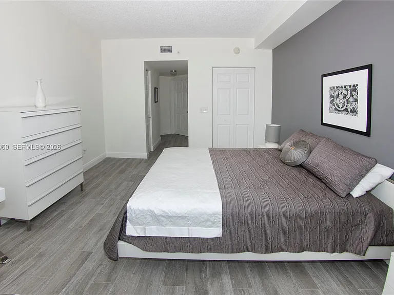 17150 N Bay Rd #2408 — Photo 19