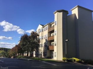375 Rifle Camp Rd APT 211, Woodland Park, NJ 07424