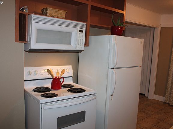 4th image of 6516 NE 58th St