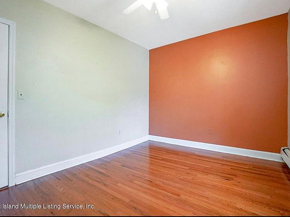 3rd image of 69 Bedford Ave #2