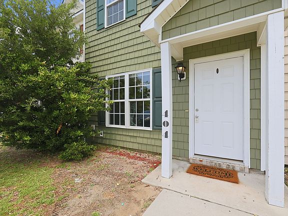 4th image of 404 Springwood Dr