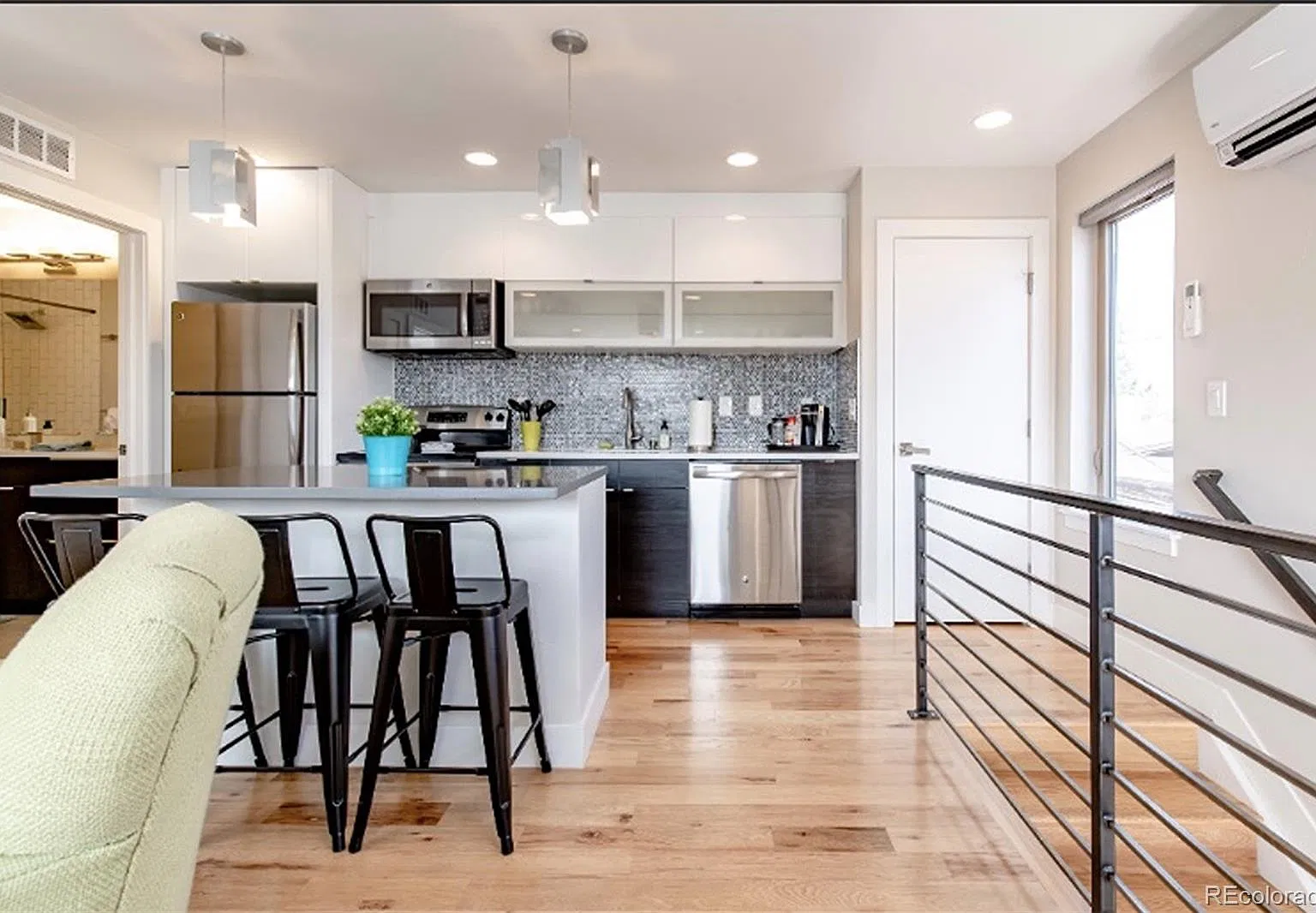 1 bed, 1.0 bath, 633 sqft, $1,900 — Photo 4