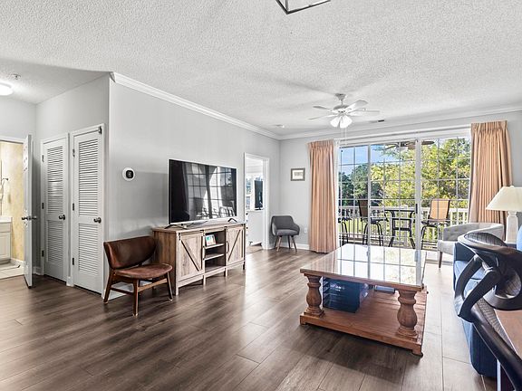 3rd image of 6203 Catalina Dr. #1822