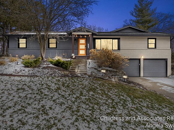 2nd image of 3334 Rickman Ave NE