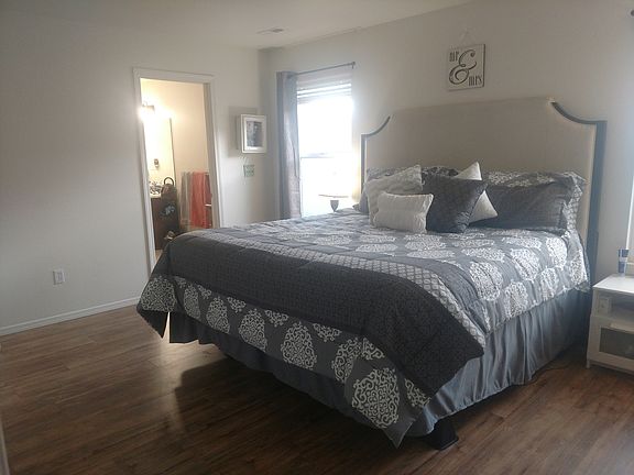 3rd image of 221 W Kestrel Dr