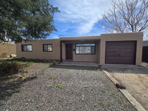 2625 E 22nd St, Farmington, NM 87401