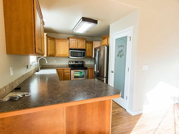 4th image of 393 Jo Ellen Dr