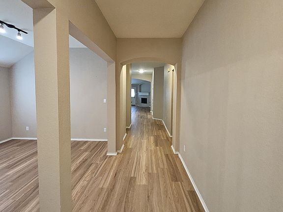 4th image of 2736 Honey Suckle Dr