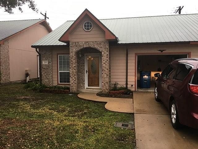 1st image of 836 Tangle Oaks Dr