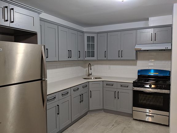 5th image of 14210 Pershing Cres