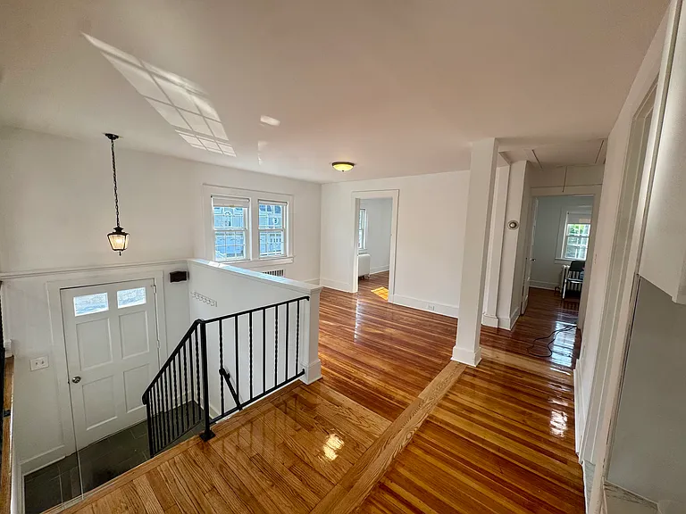 1 Undiclosed Address — Photo 3