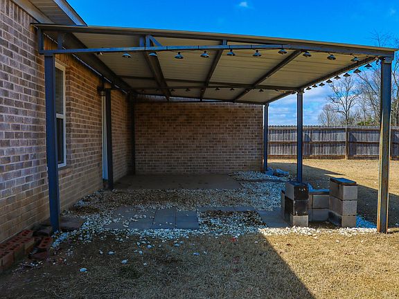 5th image of 164 Shelbi Dr