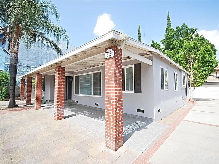 10622 Zelzah Ave — Photo 2