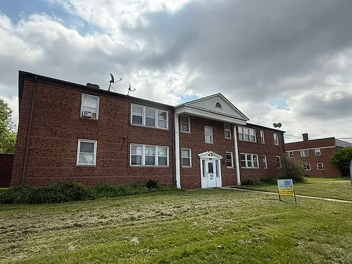 2027 Warrensville Center Rd Photo 1