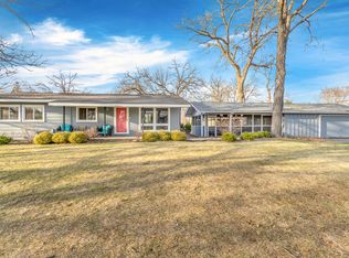 1246 Pinewood Dr, Crystal Lake, IL 60014