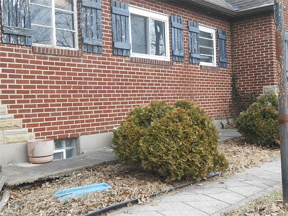 2nd image of 321 Brookside Dr