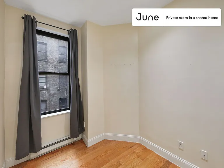 235 W 109th St #B — Photo 2