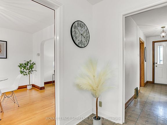 4th image of 44 Yarrow Rd