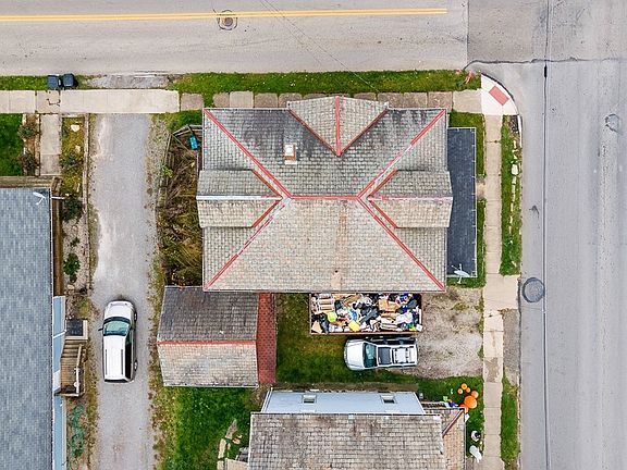 3rd image of 205 S Howard Ave