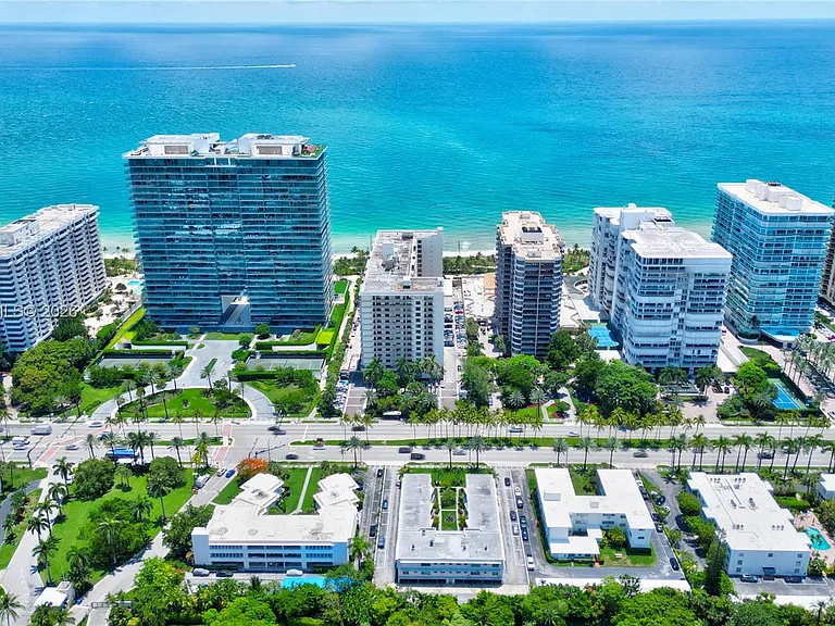 10178 Collins Ave #107 — Photo 34