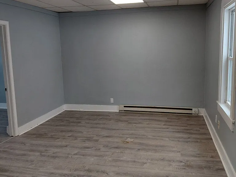 1328 Main St — Photo 3