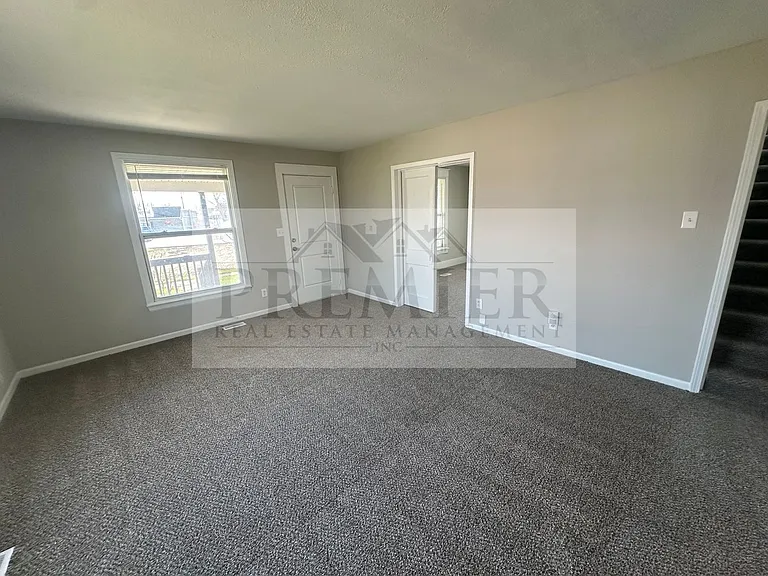 184 W North St — Photo 7