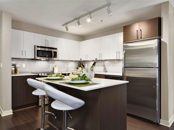 2 bedroom rental in Surrey — photo 7