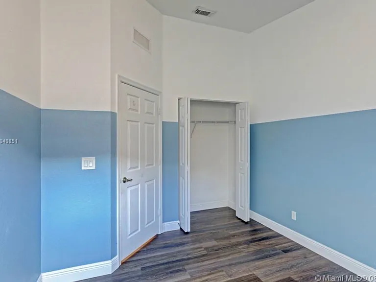 3211 Scarletta Dr — Photo 31