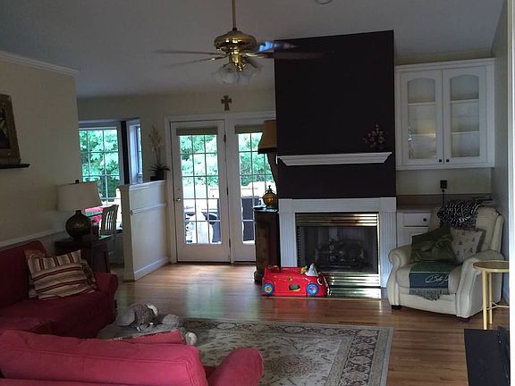 Family room -view from front door