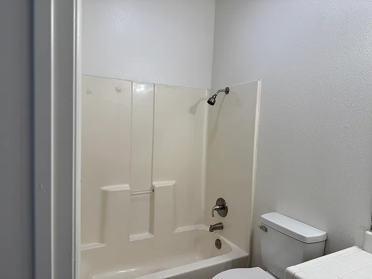 2222 W Vine Ave — Photo 29