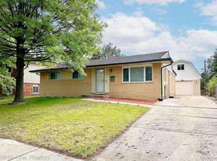 8732 Holly Dr, Canton, MI
