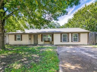 137 Roma Dr, Garland, TX 75041