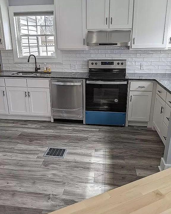 Downstairs Unit Kitchen