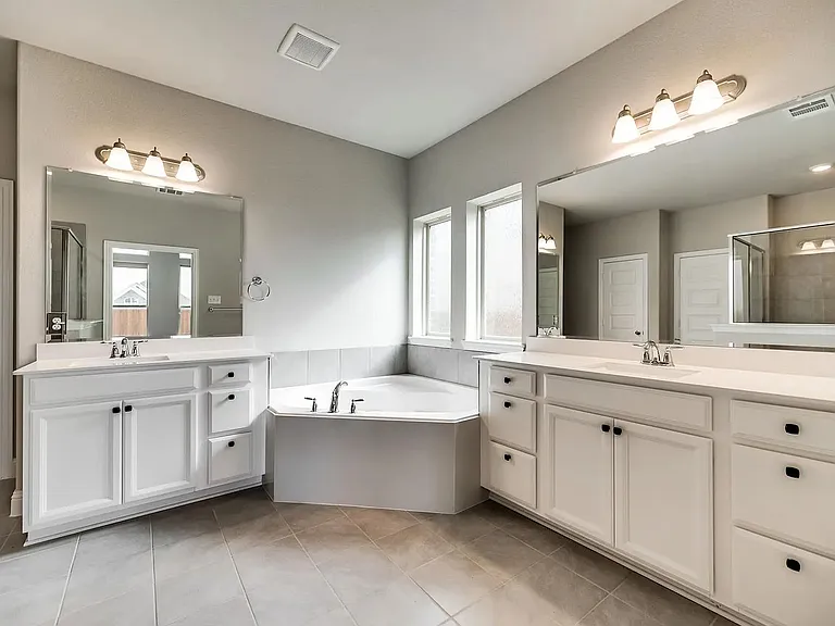 412 Winding Creek Ln — Photo 16