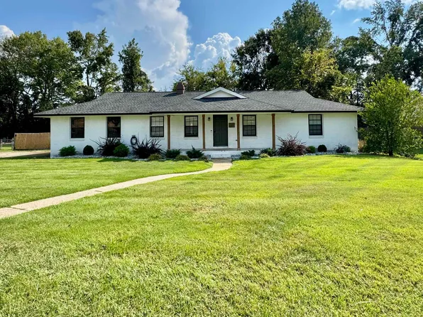 127 New Castle Dr, Florence, AL 35633