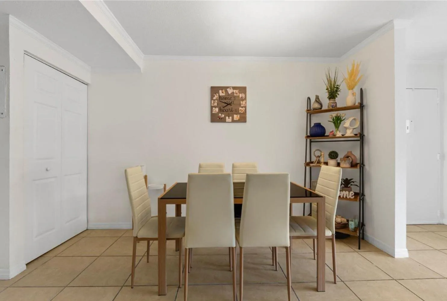 2 bed, 1060 sqft, $2,500 — Photo 3
