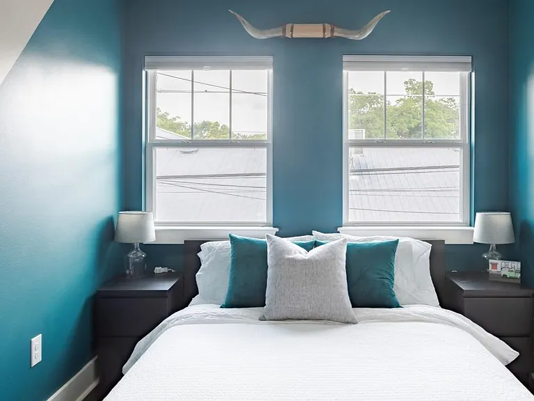 1-bedroom detached studio.