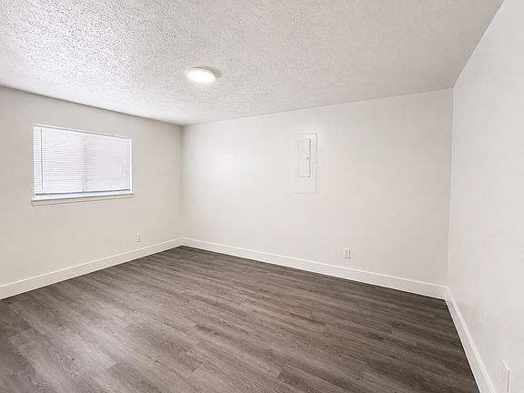 3rd image of 2002 Washington St #6