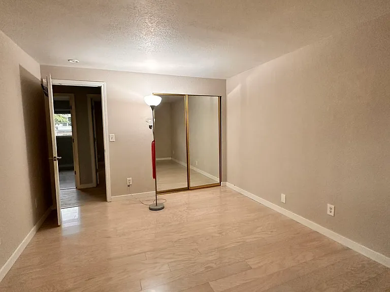 12812 NE 113th St — Photo 7