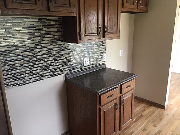 3rd image of 6325 Beechwood Dr
