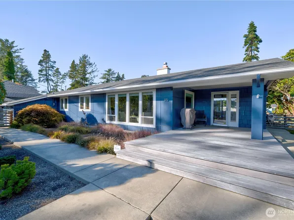 1115 34th St, Seaview, WA 98644