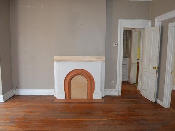 4th image of 591 Elm St