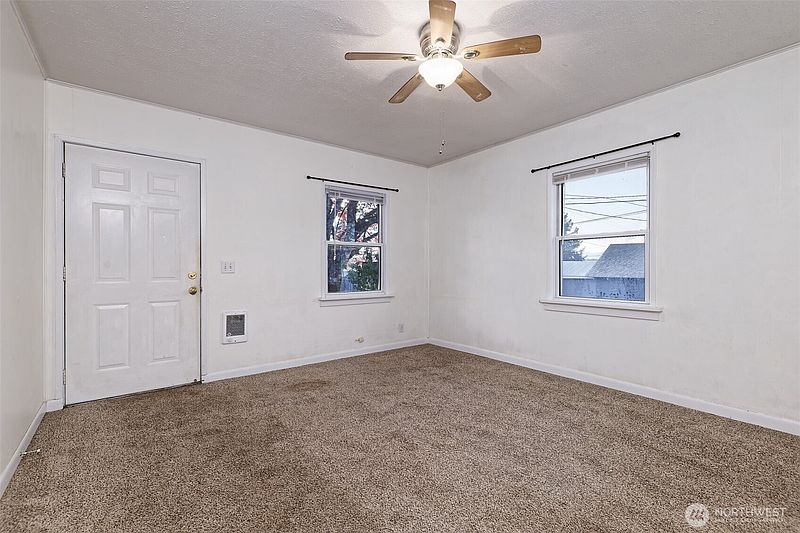 2nd image of 1514 Summit Drive