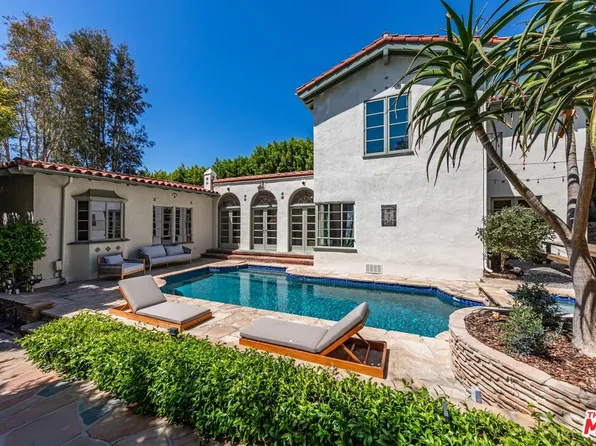 1136 N Doheny Dr, Los Angeles, CA 90069