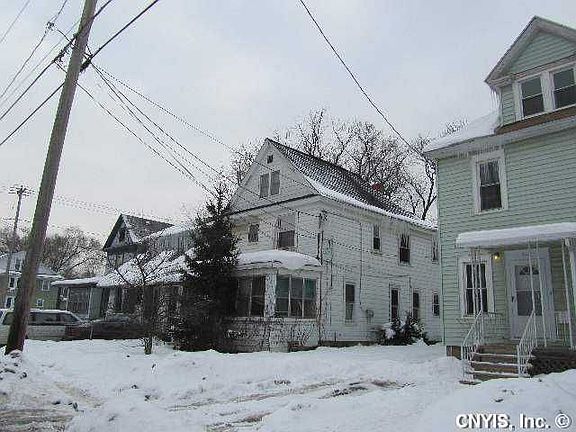 2nd image of 605 Valley Dr